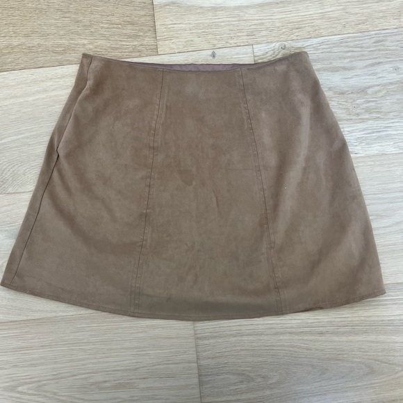 Kendall & Kylie Tan Button-Front Suede Skirt - Size S - Picture 6 of 6